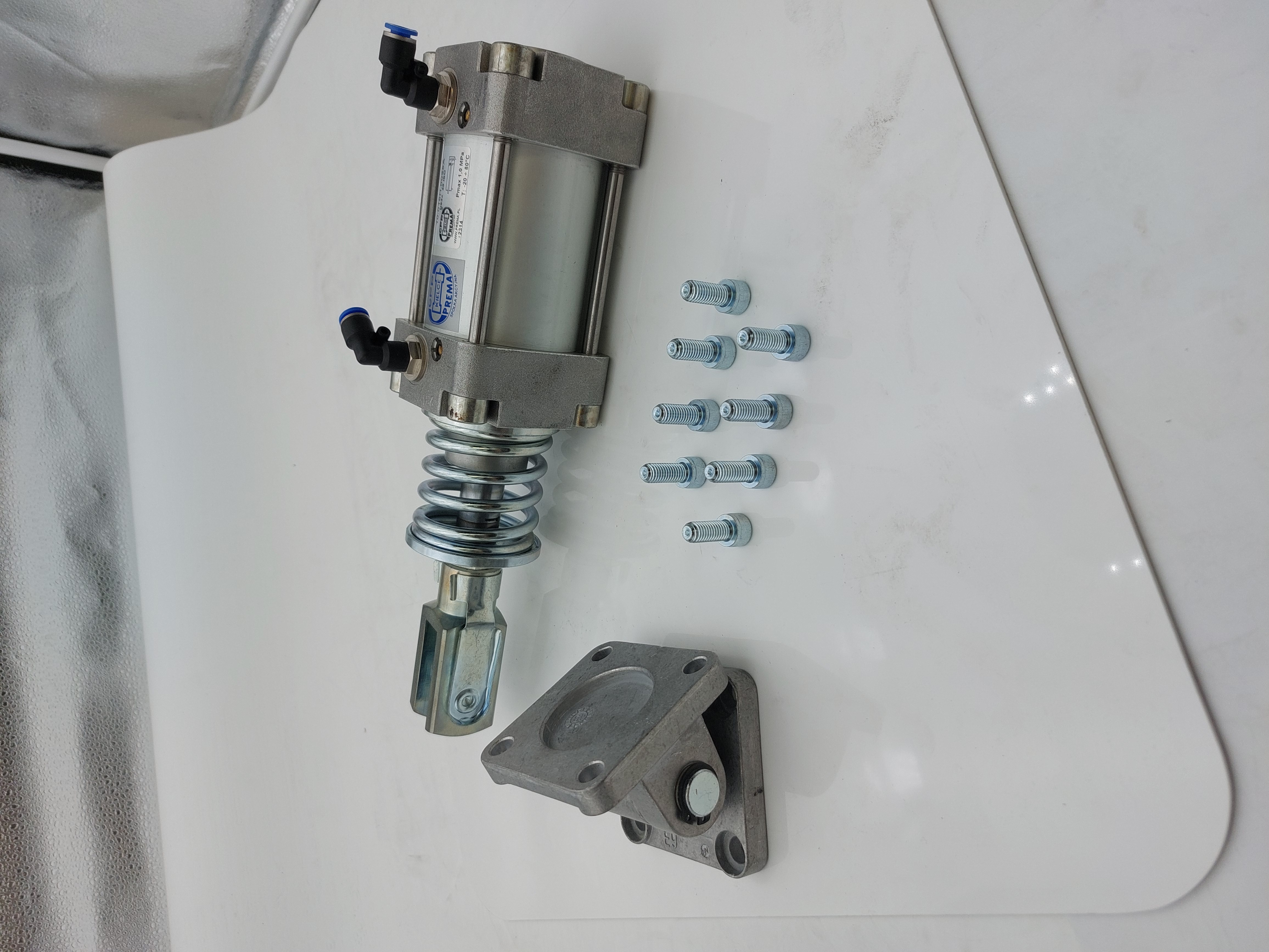 20220817_101232 Druckluftzylinder Klimaspanner